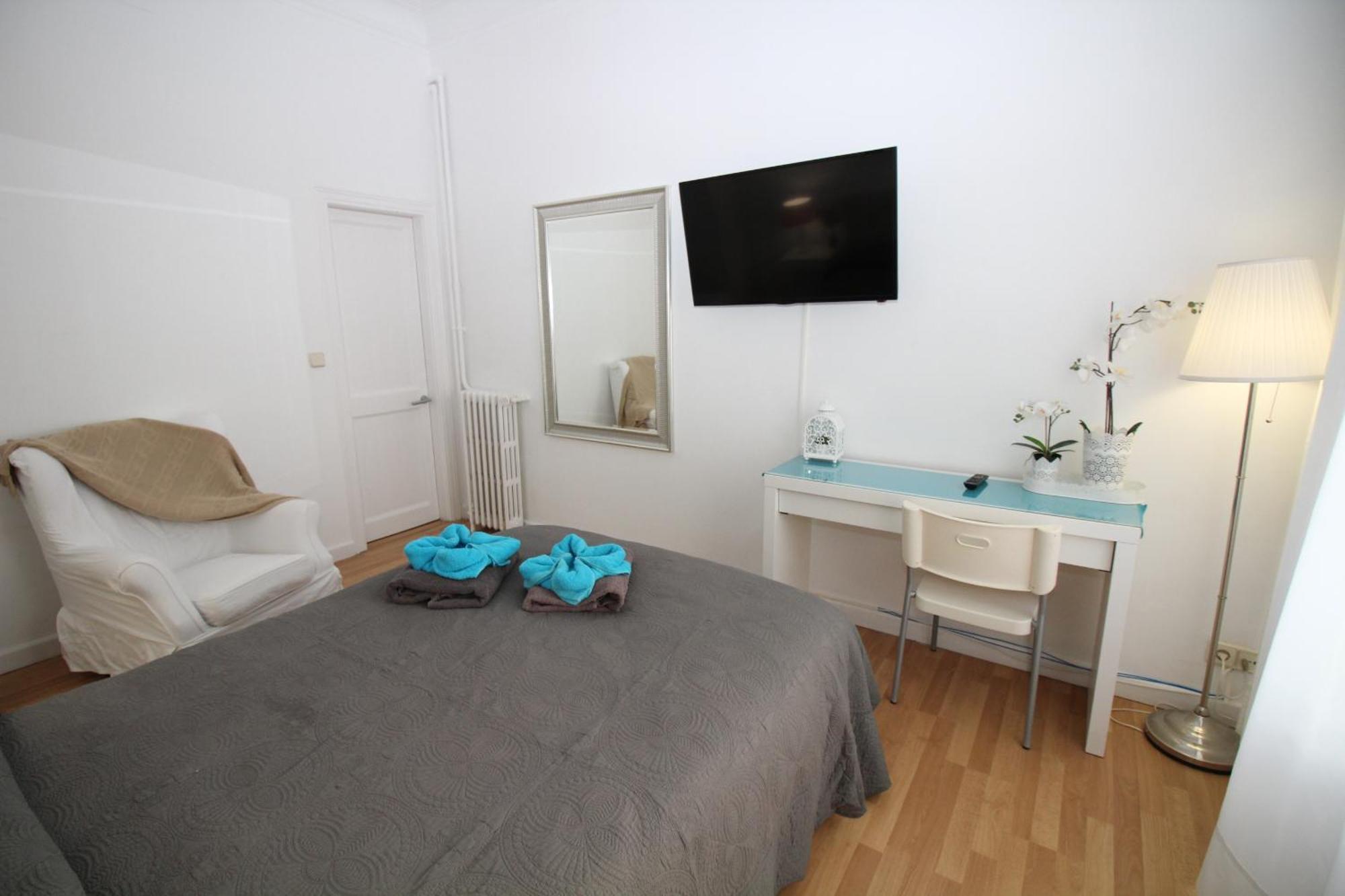 Rooms Tetu Barcelona Exteriör bild