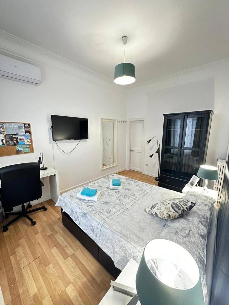 Rooms Tetu Barcelona Exteriör bild